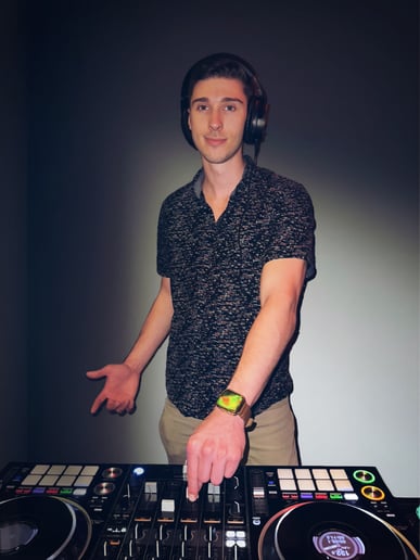 Gallery photo 6 of DJ Dirty Dan