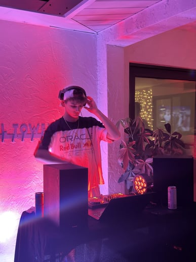 Gallery photo 4 of DJ Dom Dotti