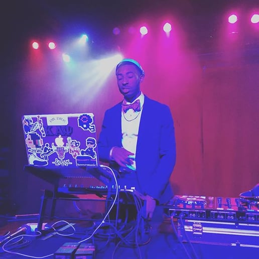 Gallery photo 4 of DJ Drizzle