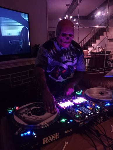 Gallery photo 7 of Dj DrunkenMaster  (Professional DJ-For-Hire)