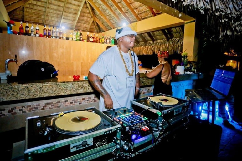 Gallery photo 9 of Dj DrunkenMaster  (Professional DJ-For-Hire)