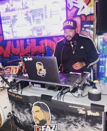 Gallery photo 3 of Dj Eaz