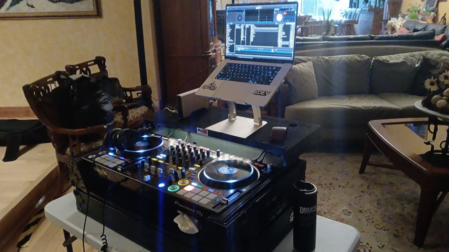 Gallery photo 3 of Dj Ecko