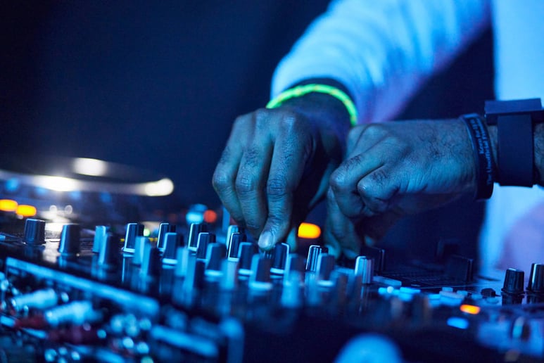 Gallery photo 6 of DJ eh