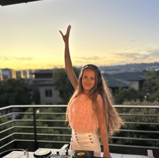 Gallery photo 1 of DJ Elentra