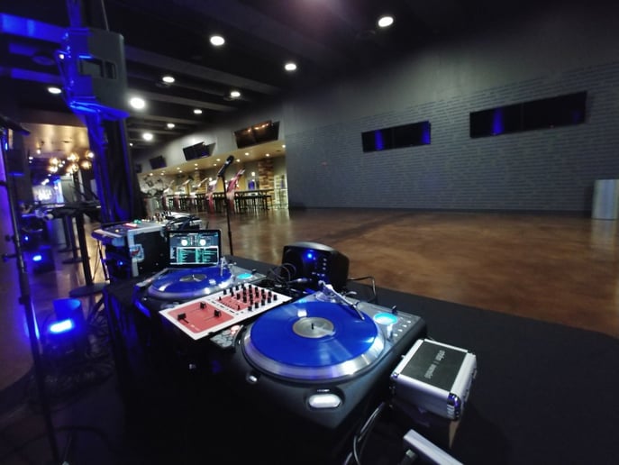Gallery photo 1 of DJ, Emcee, Extraordinaire