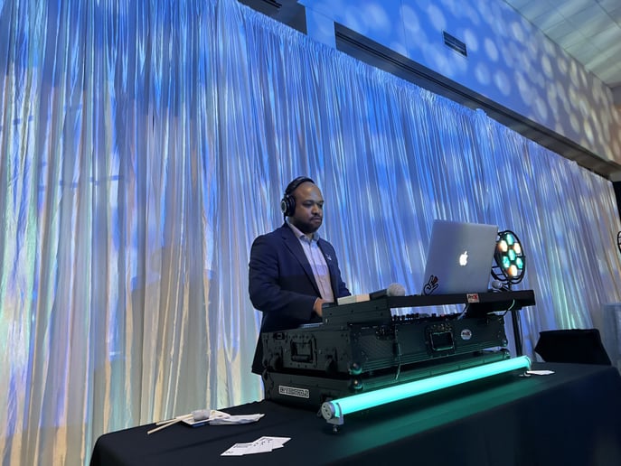 Gallery photo 2 of DJ Emmit Elliott