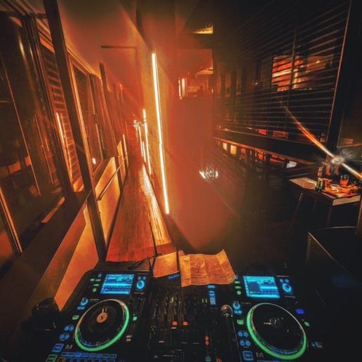 Gallery photo 10 of DJ enCore
