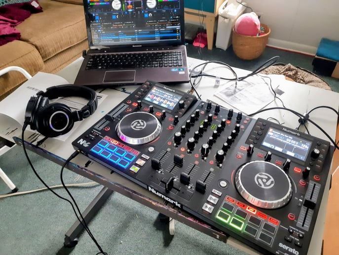 Gallery photo 1 of DJ EnT