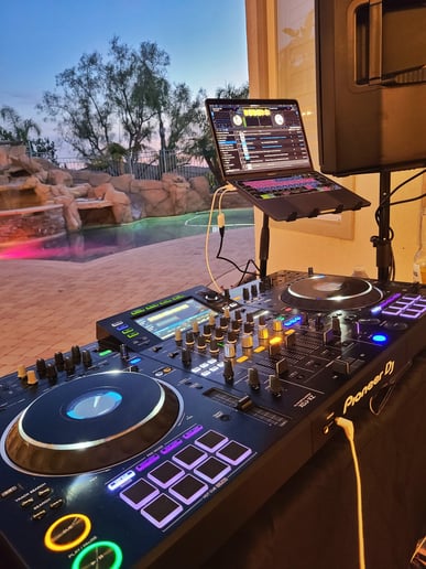 Gallery photo 1 of Dj Erik Niles