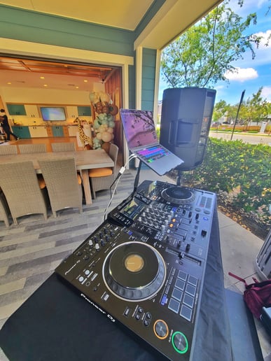 Gallery photo 6 of Dj Erik Niles