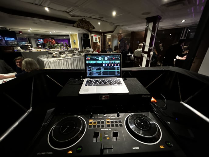 Gallery photo 3 of DJ Fame