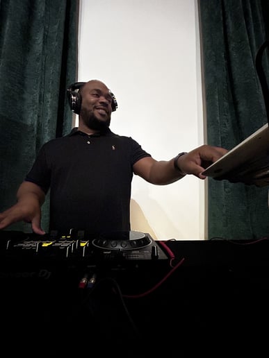 Gallery photo 6 of DJ Fame