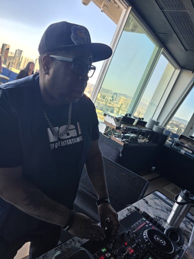 Gallery photo 50 of Dj Famous Kid