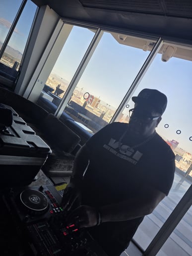 Gallery photo 55 of Dj Famous Kid
