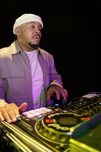 Gallery photo 2 of DJ Fanatic