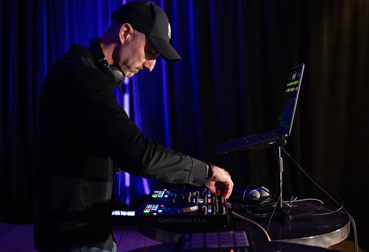Gallery photo 2 of DJ Motion