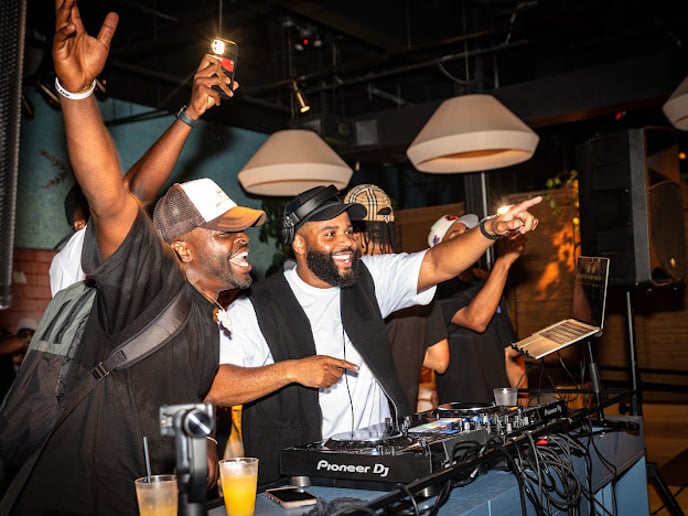 Gallery photo 1 of DJ Flow