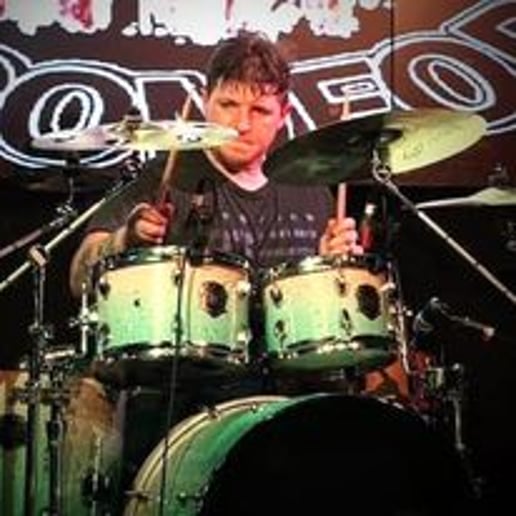 Gallery photo 4 of Dj