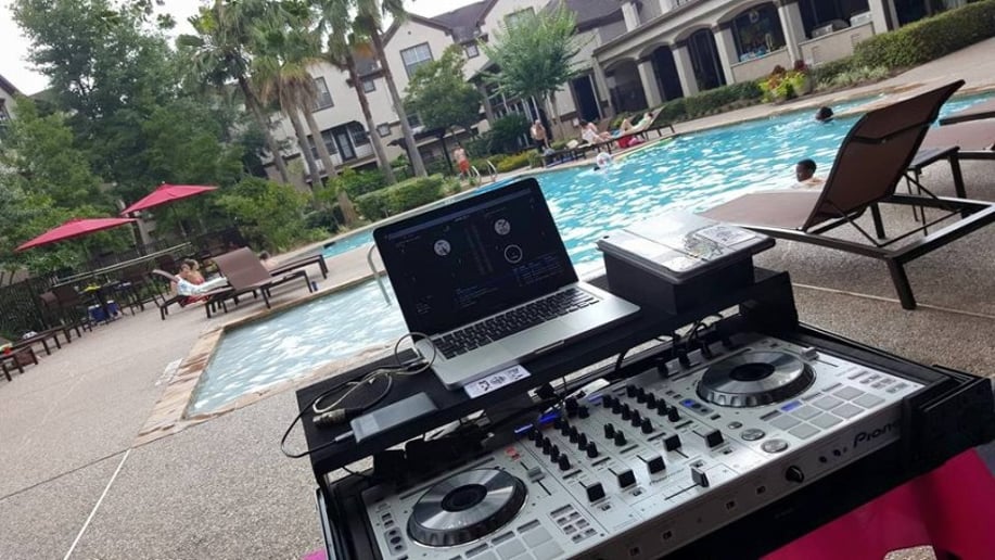 Gallery photo 24 of DJ Freddy B