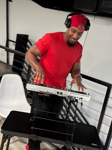 Gallery photo 1 of DJ Geech