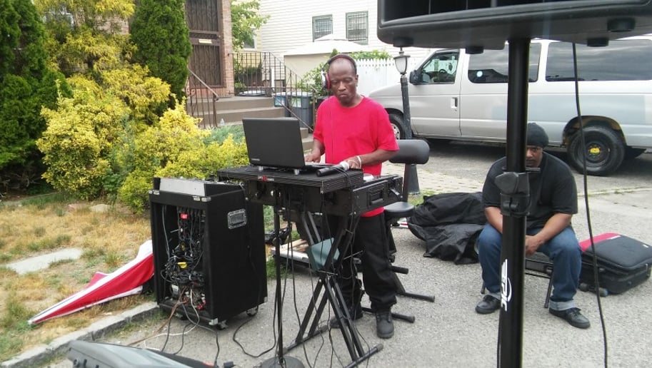 Gallery photo 3 of DJ Getreal