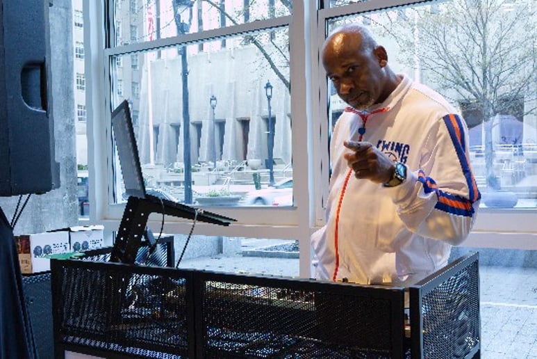 Gallery photo 2 of Dj Grand Imperial