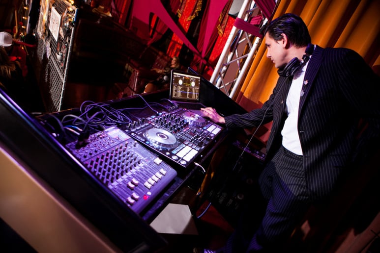 Gallery photo 9 of Blue Moon Beats