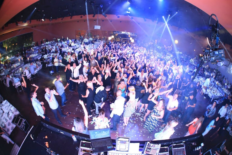 Gallery photo 2 of DJ Groove (il)