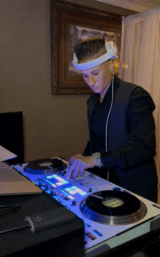 Gallery photo 1 of DJ Gucci