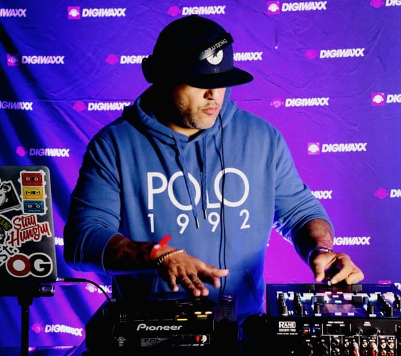 Gallery photo 4 of Dj Gyvis