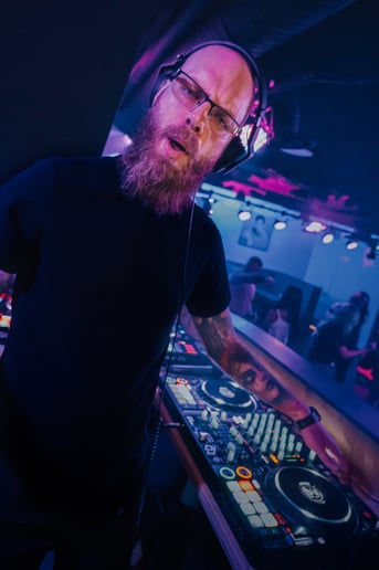 Gallery photo 2 of Dj Hammer