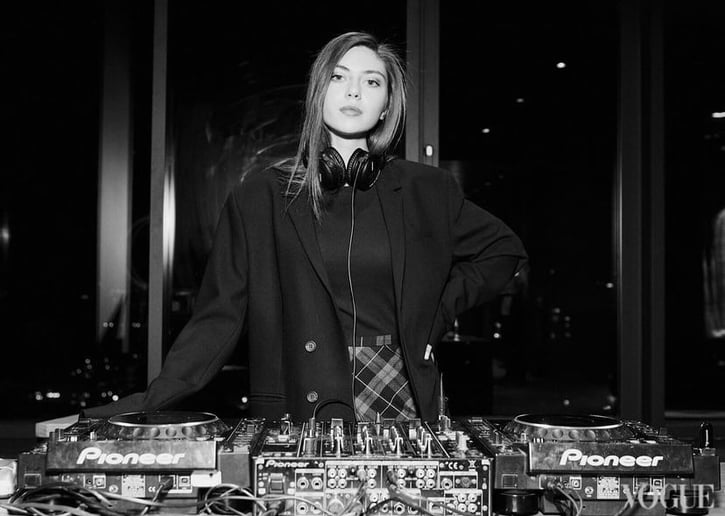 Gallery photo 4 of DJ Hanna