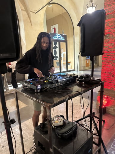 Gallery photo 2 of DJ Harp