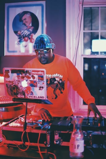 Gallery photo 2 of DJ Honest Ave