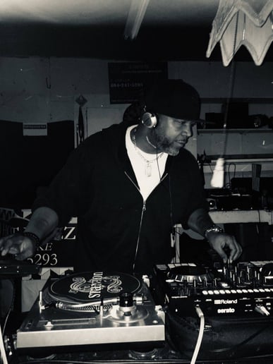 Gallery photo 3 of DJ Hot Nezz