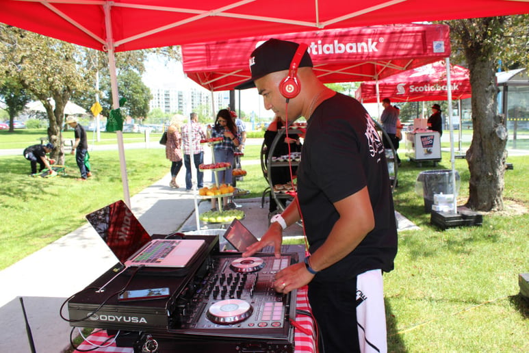 Gallery photo 7 of DJ Hugo