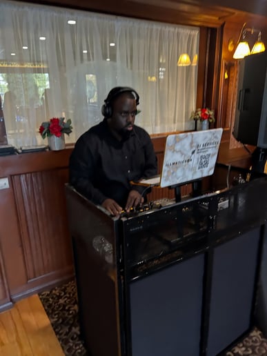 Gallery photo 2 of DJ IllmaticVon