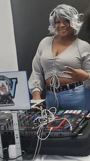 Gallery photo 4 of DJ Issa Vybz Aka Storm