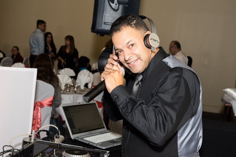 Gallery photo 1 of Dj Izzie Entertainment & Uplighting