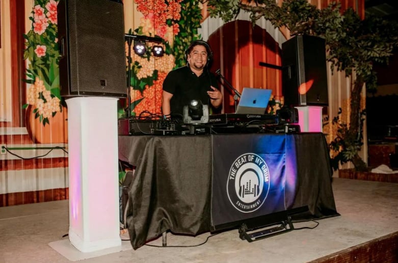 Gallery photo 1 of DJ J Mendez