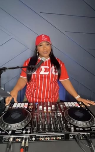 Gallery photo 10 of DJ Jalesa D