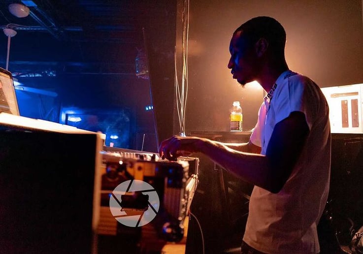 Gallery photo 4 of DJ Jayohh