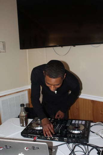 Gallery photo 5 of DJ Jayohh