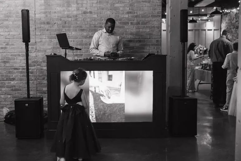 Gallery photo 1 of DJ JayStylez