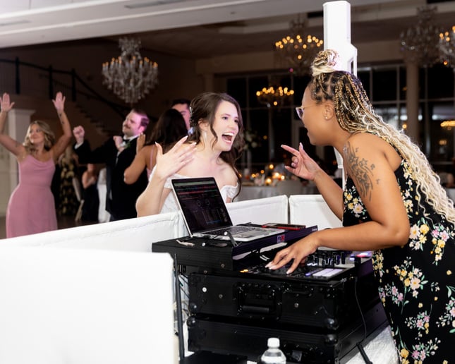 Gallery photo 4 of DJ Jazmin of The London Elixir Company