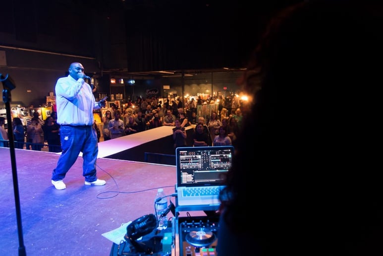 Gallery photo 3 of DJ JenJunBao