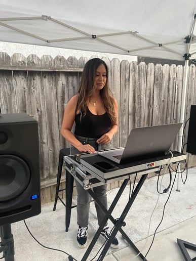 Gallery photo 2 of DJ JenX