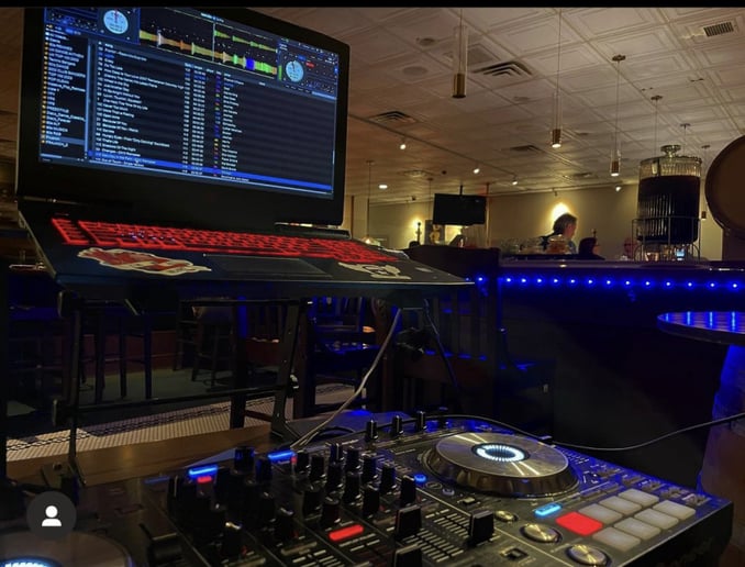 Gallery photo 2 of DJ Jeryl