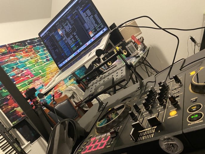 Gallery photo 7 of DJ Joey Beatz
